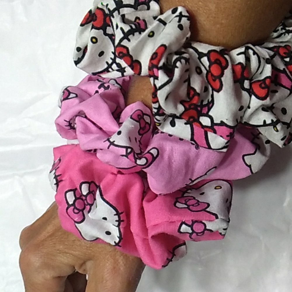 Hello kitty scrunchie Set - Picture 3 of 3
